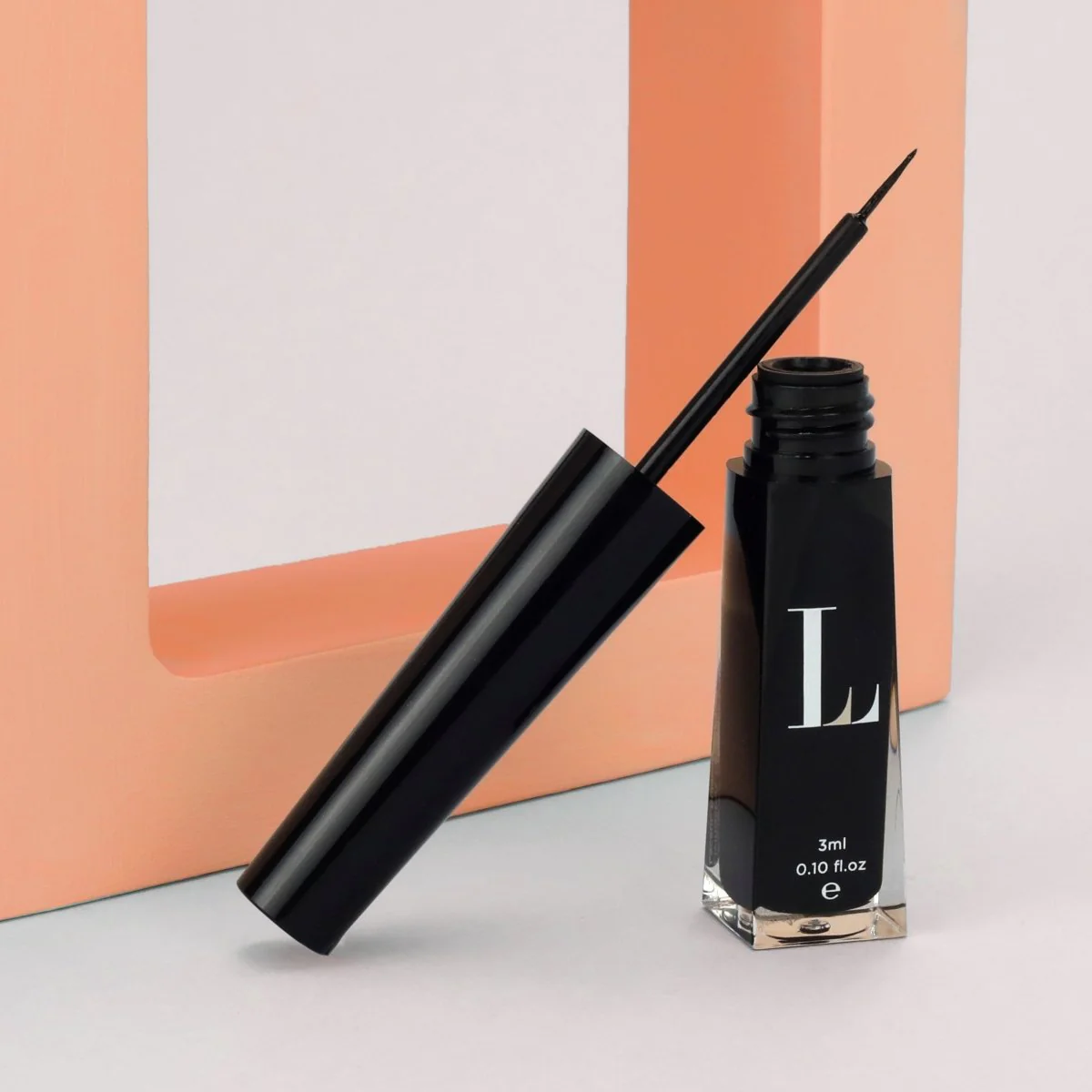 L.W.I Into U Russian Hybrid Magnetic Lash & Liner Set - Image 8