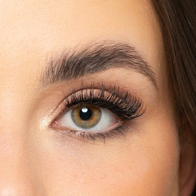 L.W.I Queen Me Russian Hybrid+ Magnetic Lash Starter Set - Image 3