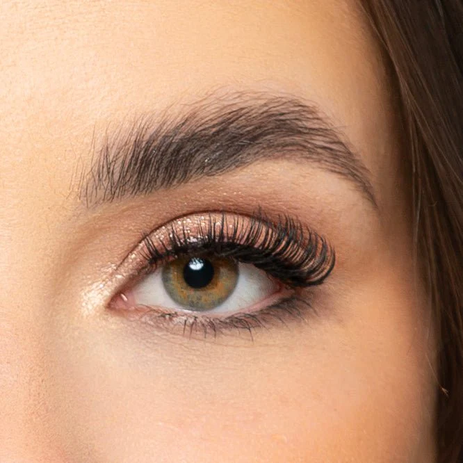 L.W.I Worth It Russian Hybrid+ Magnetic Lash Starter Set - Image 3
